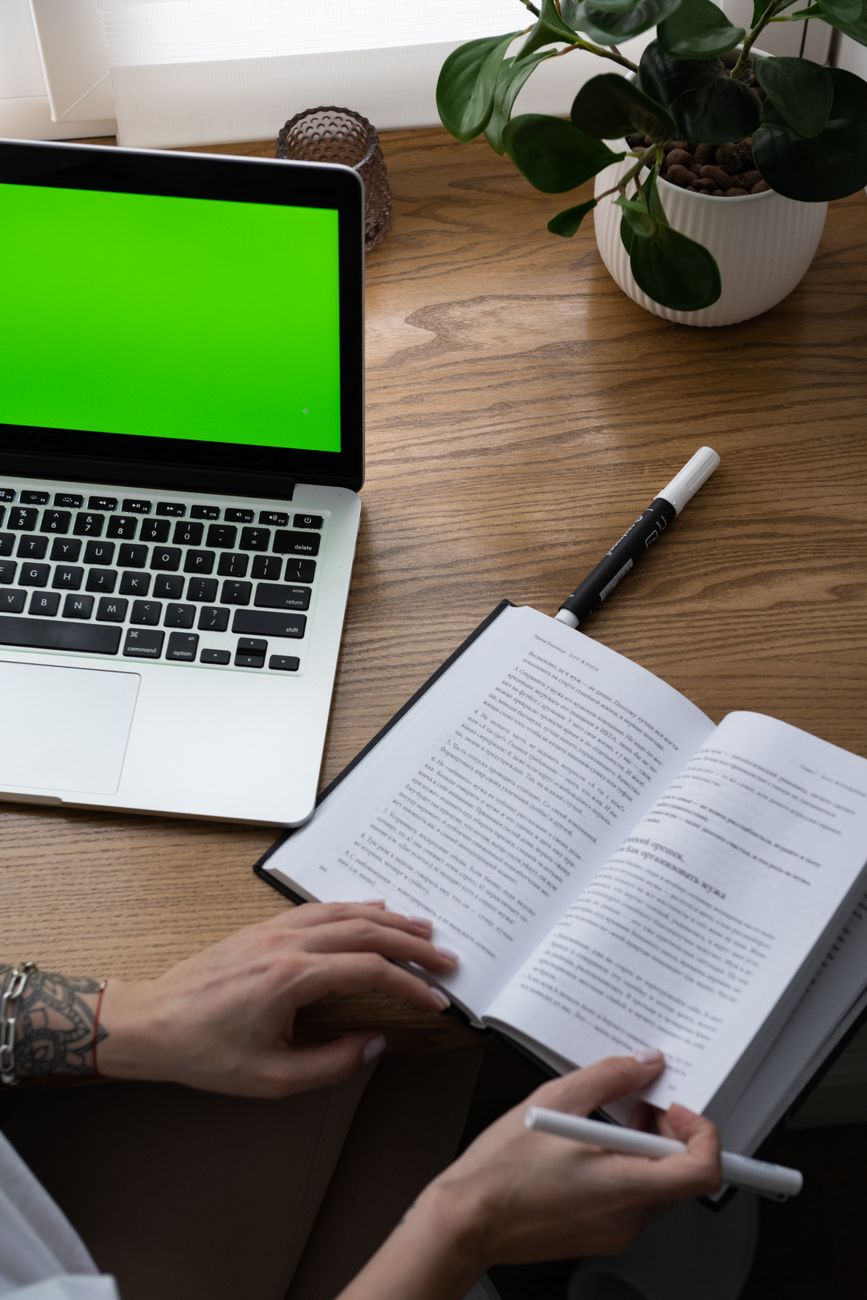 Scene vs. Post: How Thinking Like a Blogger Makes You a Better Fiction Writer